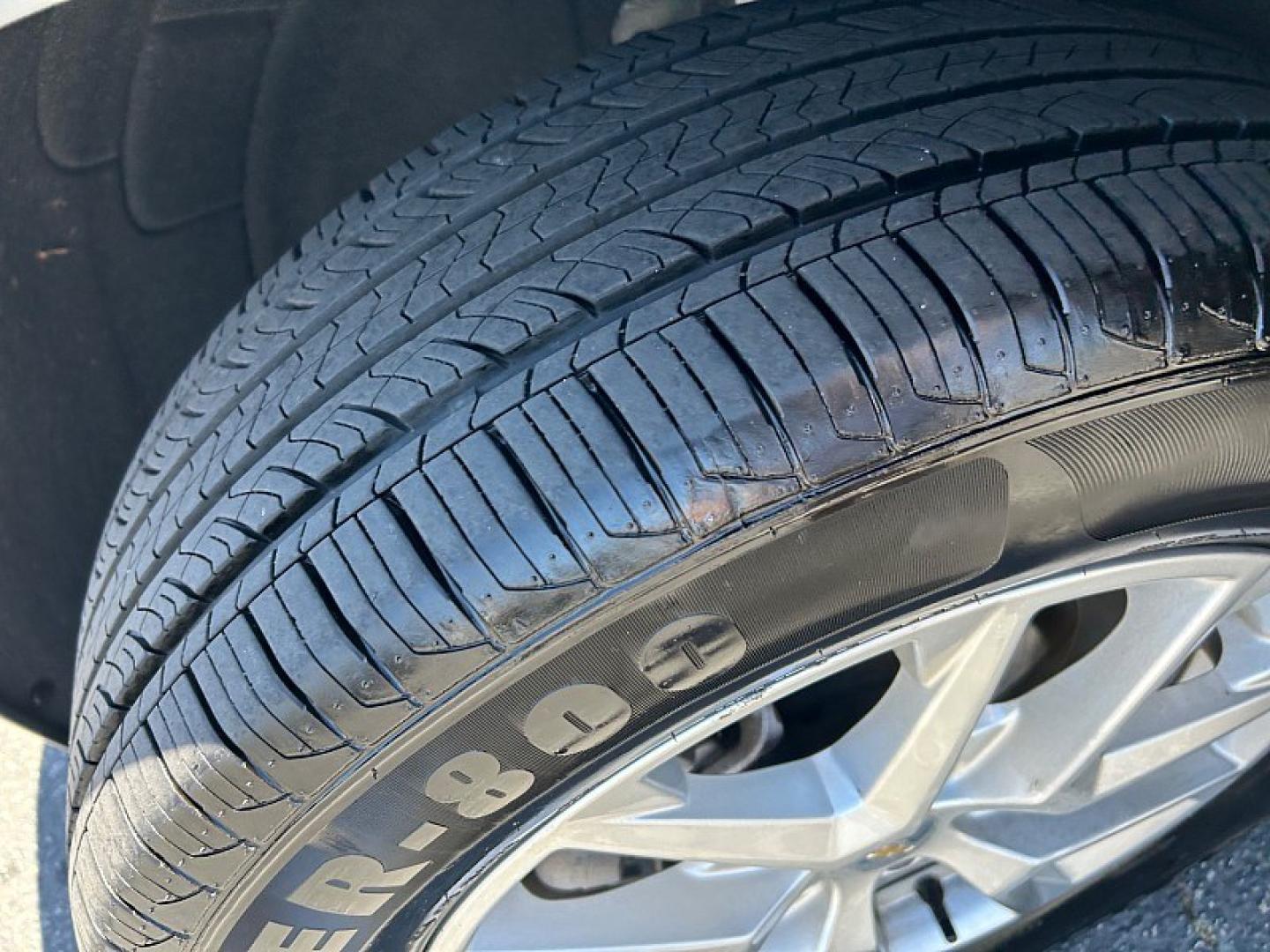 2024 GRAY Chevrolet Equinox (3GNAXUEG0RL) with an 4-Cyl Turbo 1.5 Liter engine, Automatic 6-Spd w/Overdrive transmission, located at 412 Auto Vista Drive, Palmdale, 93551, (661) 945-0620, 34.592636, -118.136681- Photo#14