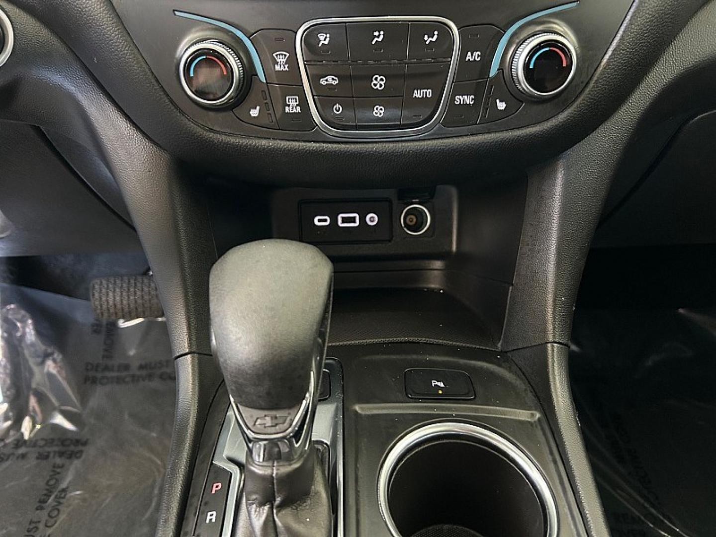 2024 GRAY Chevrolet Equinox (3GNAXUEG0RL) with an 4-Cyl Turbo 1.5 Liter engine, Automatic 6-Spd w/Overdrive transmission, located at 412 Auto Vista Drive, Palmdale, 93551, (661) 945-0620, 34.592636, -118.136681- Photo#19