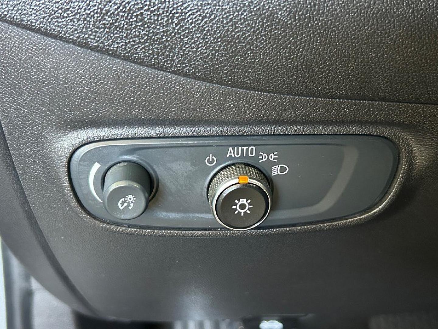 2024 GRAY Chevrolet Equinox (3GNAXUEG0RL) with an 4-Cyl Turbo 1.5 Liter engine, Automatic 6-Spd w/Overdrive transmission, located at 412 Auto Vista Drive, Palmdale, 93551, (661) 945-0620, 34.592636, -118.136681- Photo#27