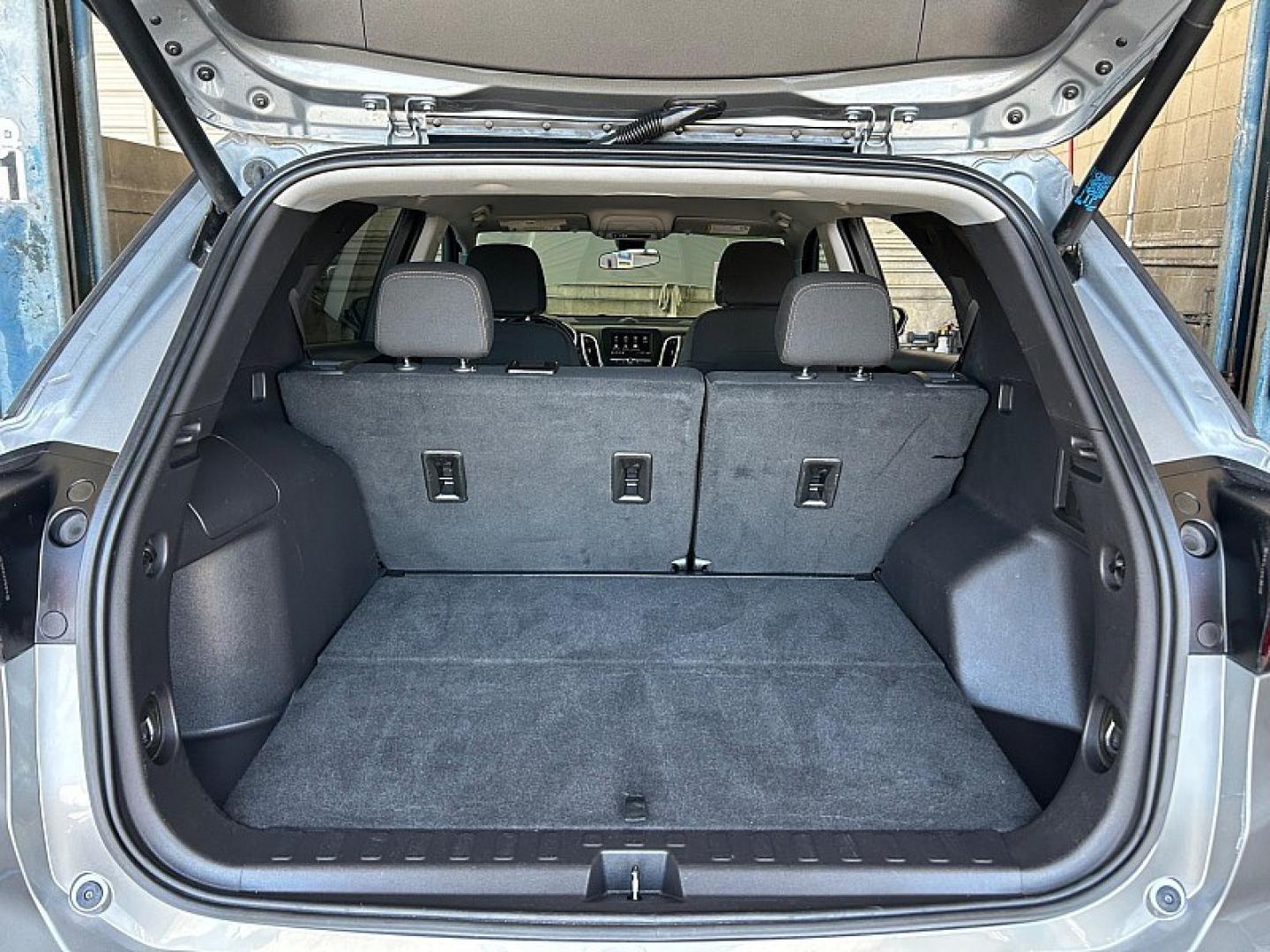 2024 GRAY Chevrolet Equinox (3GNAXUEG0RL) with an 4-Cyl Turbo 1.5 Liter engine, Automatic 6-Spd w/Overdrive transmission, located at 412 Auto Vista Drive, Palmdale, 93551, (661) 945-0620, 34.592636, -118.136681- Photo#29