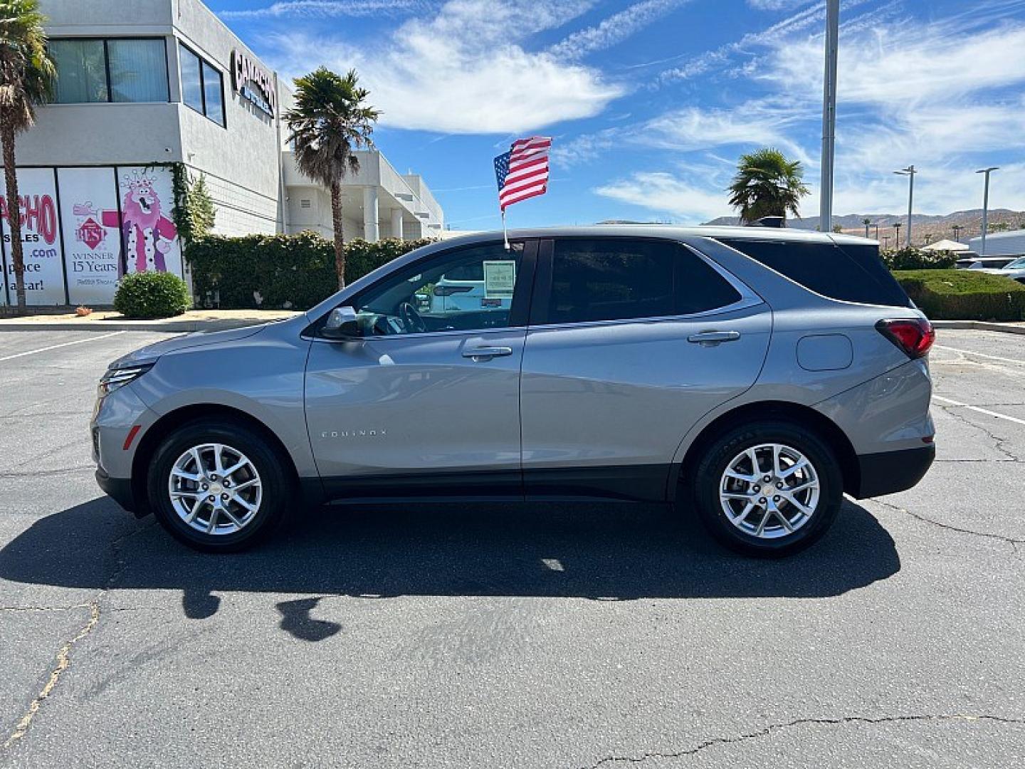 2024 Chevrolet Equinox (3GNAXKEG9RL) with an 4-Cyl Turbo 1.5 Liter engine, Automatic 6-Spd w/Overdrive transmission, located at 412 Auto Vista Drive, Palmdale, 93551, (661) 945-0620, 34.592636, -118.136681- Photo#3