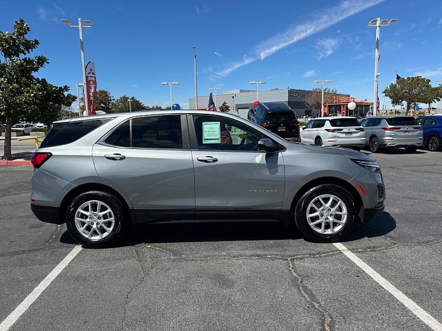 2024 Chevrolet Equinox (3GNAXKEG9RL) with an 4-Cyl Turbo 1.5 Liter engine, Automatic 6-Spd w/Overdrive transmission, located at 412 Auto Vista Drive, Palmdale, 93551, (661) 945-0620, 34.592636, -118.136681- Photo#9
