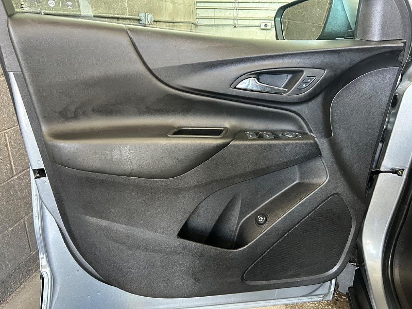 2024 Chevrolet Equinox (3GNAXKEG9RL) with an 4-Cyl Turbo 1.5 Liter engine, Automatic 6-Spd w/Overdrive transmission, located at 412 Auto Vista Drive, Palmdale, 93551, (661) 945-0620, 34.592636, -118.136681- Photo#16