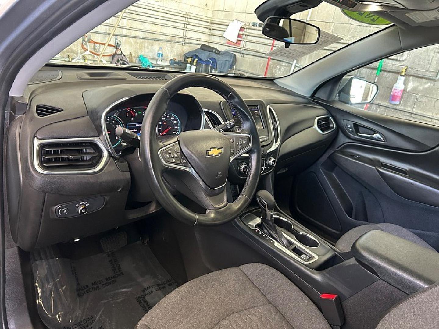 2024 Chevrolet Equinox (3GNAXKEG9RL) with an 4-Cyl Turbo 1.5 Liter engine, Automatic 6-Spd w/Overdrive transmission, located at 412 Auto Vista Drive, Palmdale, 93551, (661) 945-0620, 34.592636, -118.136681- Photo#17