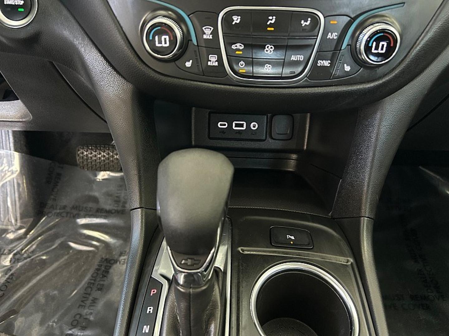 2024 Chevrolet Equinox (3GNAXKEG9RL) with an 4-Cyl Turbo 1.5 Liter engine, Automatic 6-Spd w/Overdrive transmission, located at 412 Auto Vista Drive, Palmdale, 93551, (661) 945-0620, 34.592636, -118.136681- Photo#19