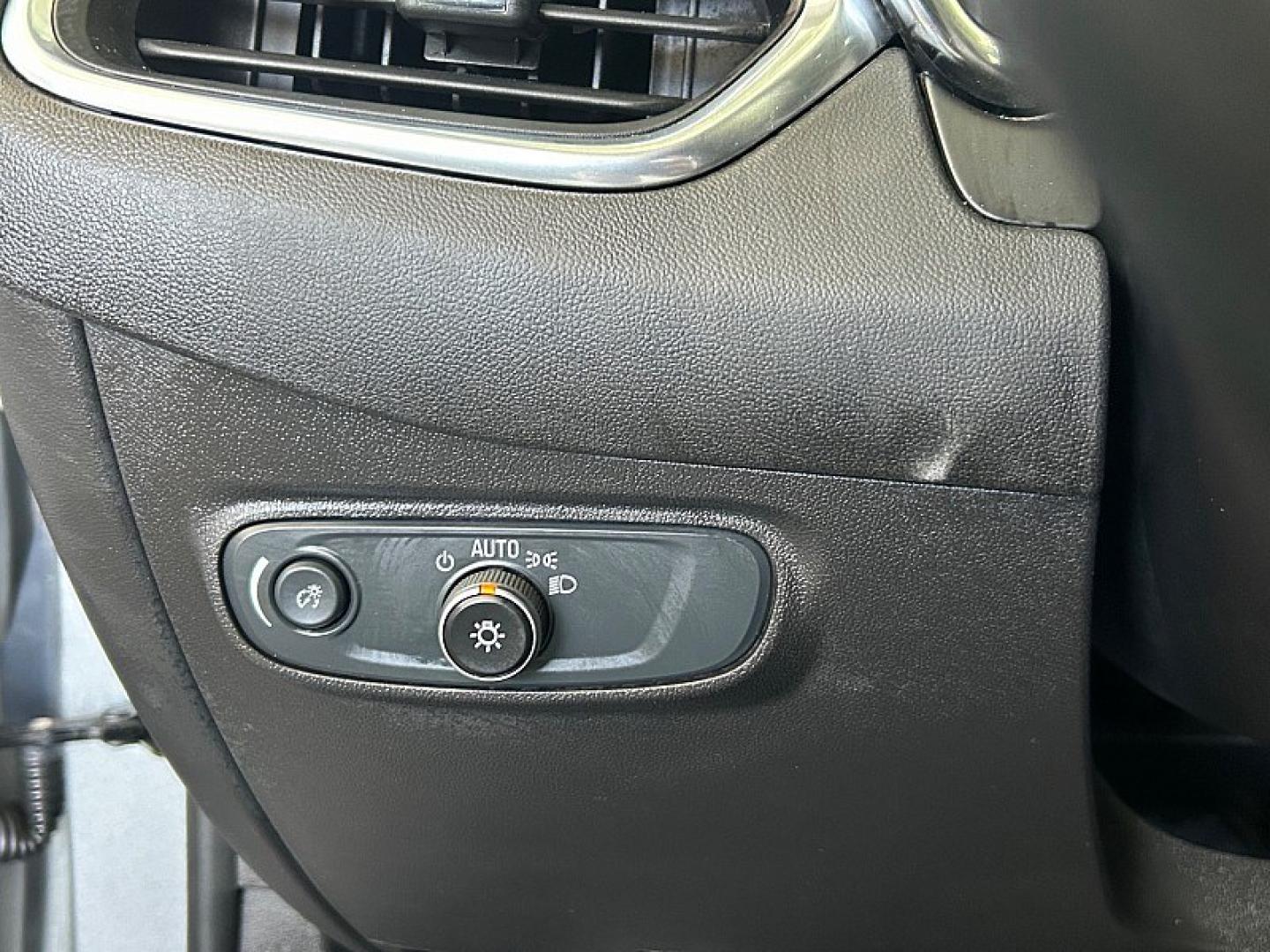 2024 Chevrolet Equinox (3GNAXKEG9RL) with an 4-Cyl Turbo 1.5 Liter engine, Automatic 6-Spd w/Overdrive transmission, located at 412 Auto Vista Drive, Palmdale, 93551, (661) 945-0620, 34.592636, -118.136681- Photo#25