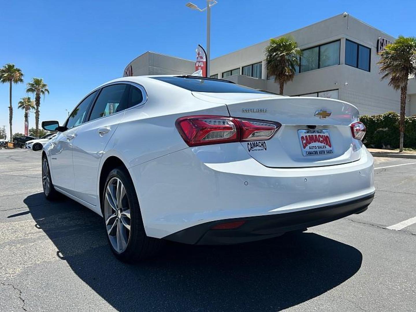2024 WHITE Chevrolet Malibu (1G1ZE5ST5RF) with an 4-Cyl Turbo 1.5 Liter engine, Automatic CVT transmission, located at 412 Auto Vista Drive, Palmdale, 93551, (661) 945-0620, 34.592636, -118.136681 - Photo#3
