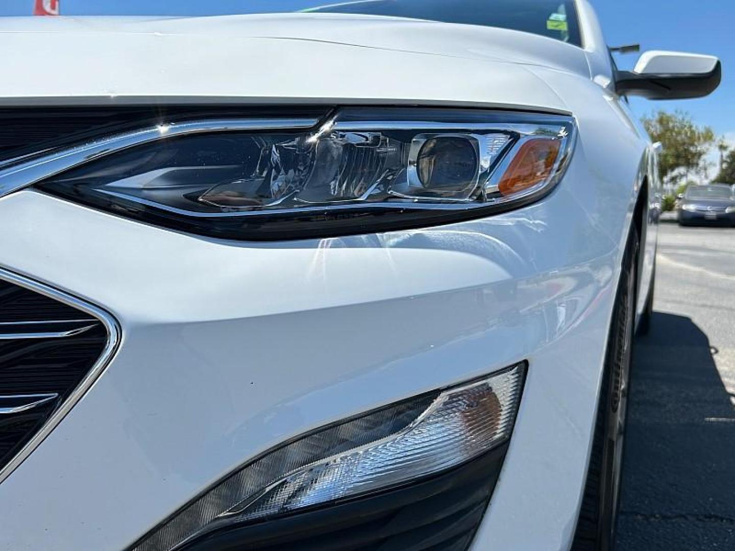 2024 WHITE Chevrolet Malibu (1G1ZE5ST5RF) with an 4-Cyl Turbo 1.5 Liter engine, Automatic CVT transmission, located at 412 Auto Vista Drive, Palmdale, 93551, (661) 945-0620, 34.592636, -118.136681 - Photo#7