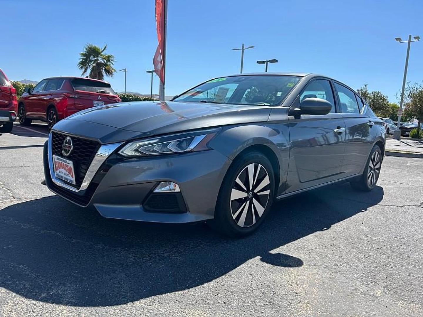 2024 WHITE Chevrolet Malibu (1G1ZD5ST7RF) with an 4-Cyl Turbo 1.5 Liter engine, Automatic CVT transmission, located at 412 Auto Vista Drive, Palmdale, 93551, (661) 945-0620, 34.592636, -118.136681 - Photo#2