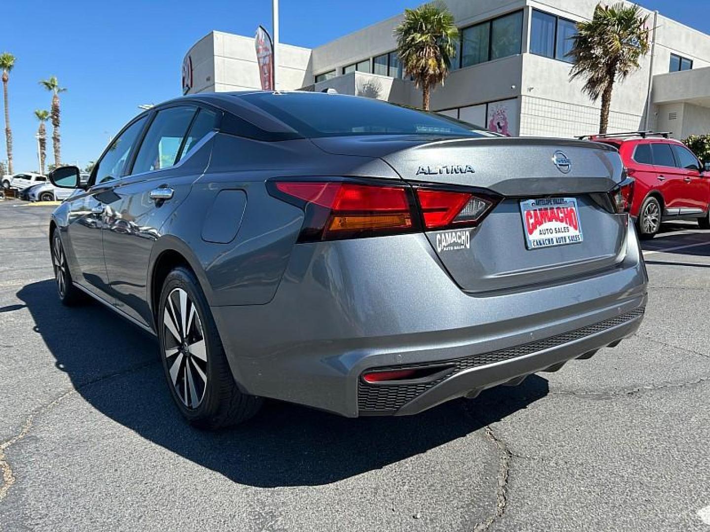2024 WHITE Chevrolet Malibu (1G1ZD5ST7RF) with an 4-Cyl Turbo 1.5 Liter engine, Automatic CVT transmission, located at 412 Auto Vista Drive, Palmdale, 93551, (661) 945-0620, 34.592636, -118.136681 - Photo#8