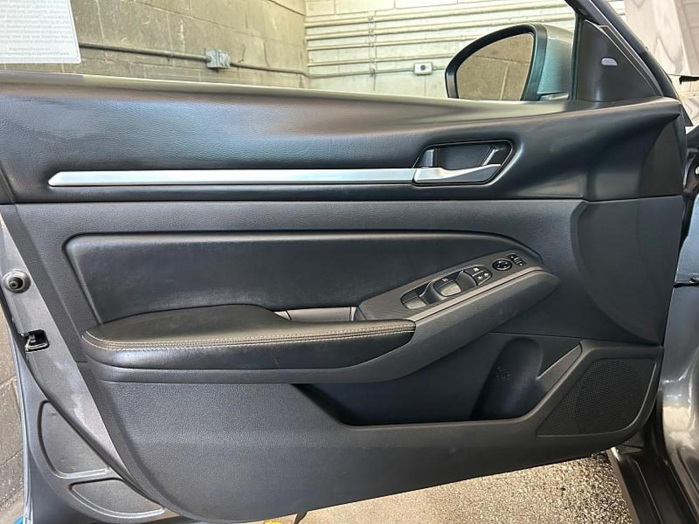 2024 WHITE Chevrolet Malibu (1G1ZD5ST7RF) with an 4-Cyl Turbo 1.5 Liter engine, Automatic CVT transmission, located at 412 Auto Vista Drive, Palmdale, 93551, (661) 945-0620, 34.592636, -118.136681 - Photo#16