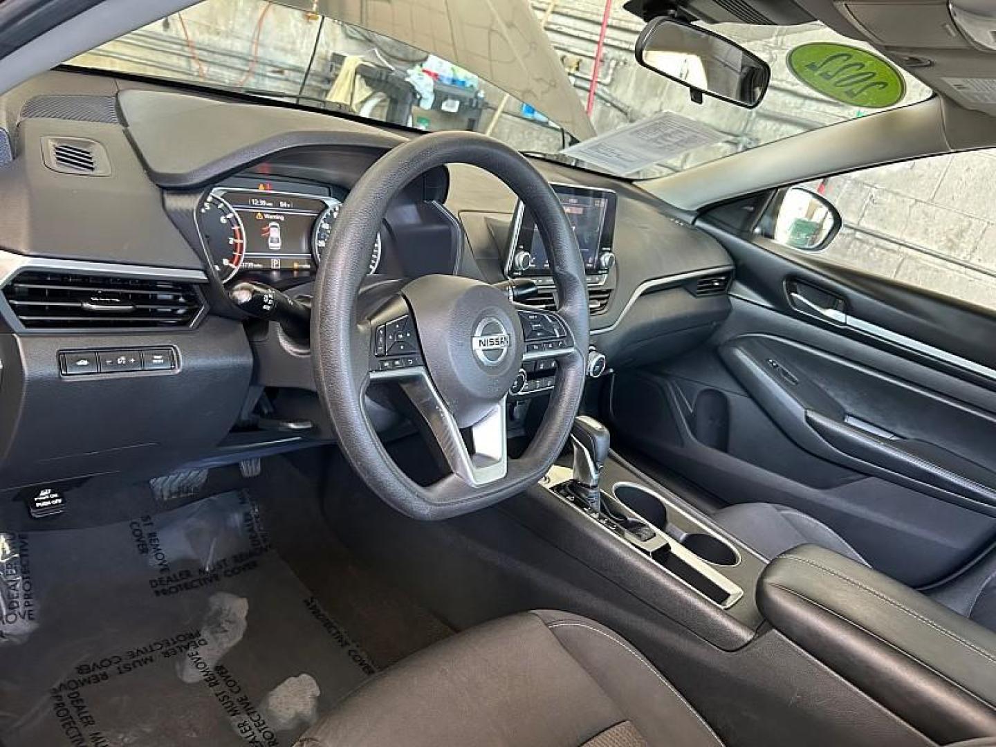 2024 WHITE Chevrolet Malibu (1G1ZD5ST7RF) with an 4-Cyl Turbo 1.5 Liter engine, Automatic CVT transmission, located at 412 Auto Vista Drive, Palmdale, 93551, (661) 945-0620, 34.592636, -118.136681 - Photo#17