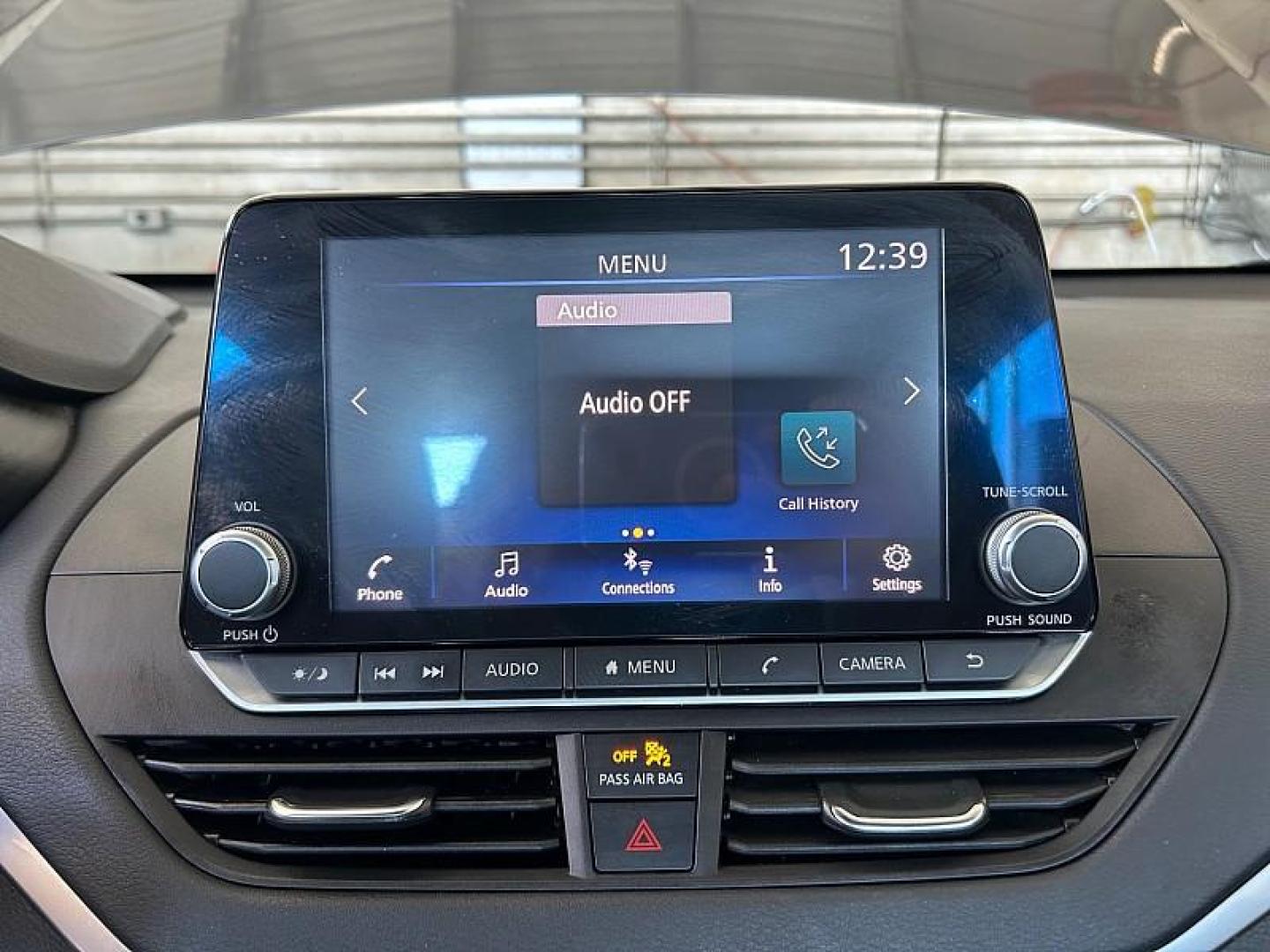 2024 WHITE Chevrolet Malibu (1G1ZD5ST7RF) with an 4-Cyl Turbo 1.5 Liter engine, Automatic CVT transmission, located at 412 Auto Vista Drive, Palmdale, 93551, (661) 945-0620, 34.592636, -118.136681 - Photo#21