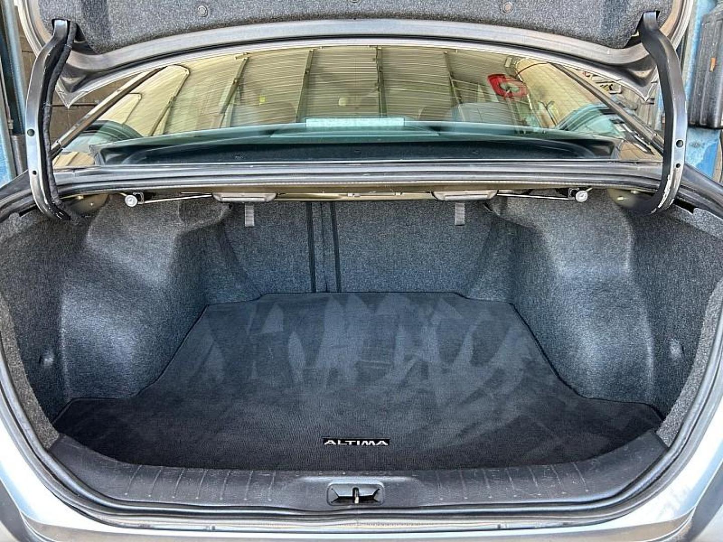 2024 WHITE Chevrolet Malibu (1G1ZD5ST7RF) with an 4-Cyl Turbo 1.5 Liter engine, Automatic CVT transmission, located at 412 Auto Vista Drive, Palmdale, 93551, (661) 945-0620, 34.592636, -118.136681 - Photo#24