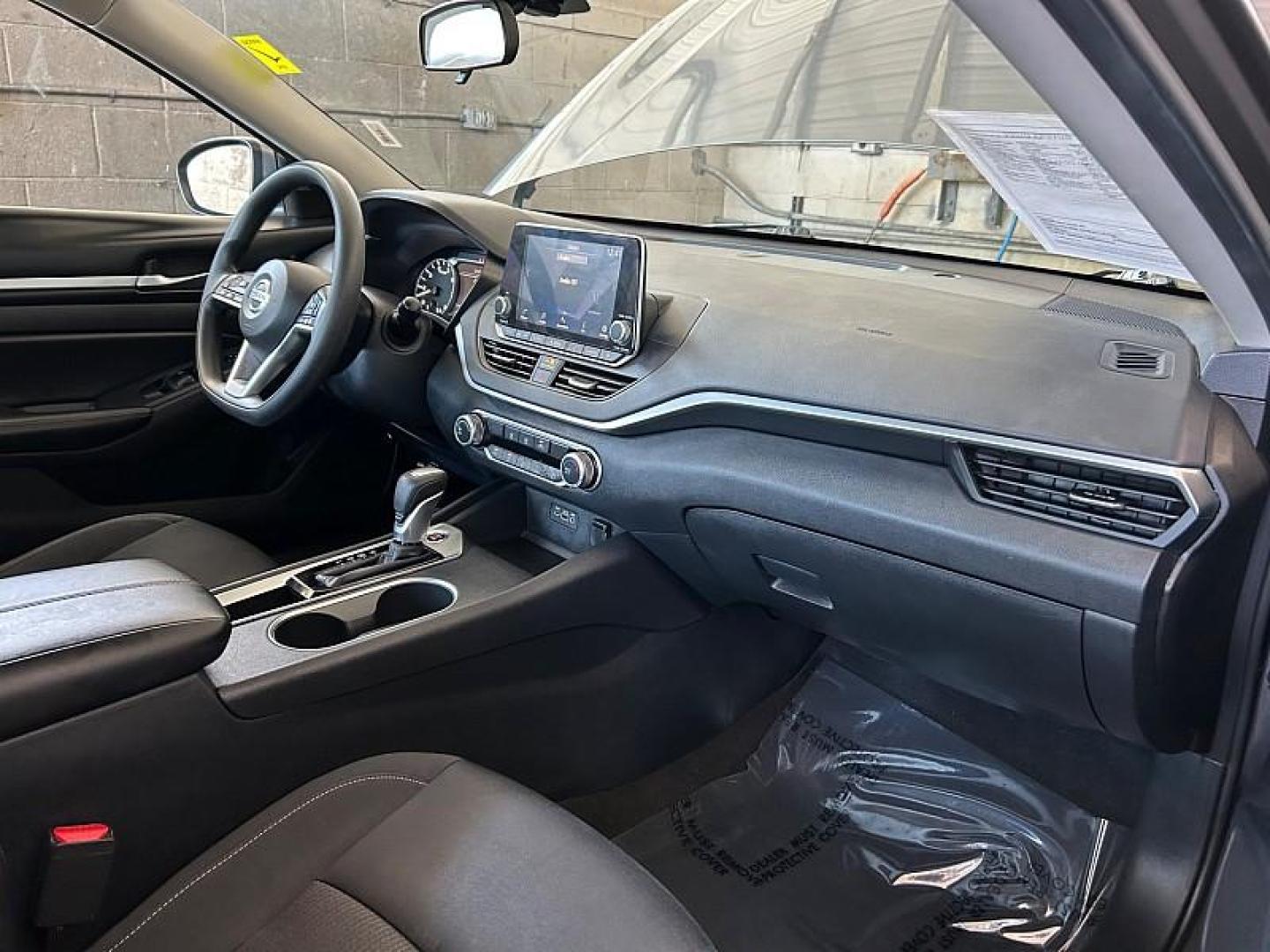 2024 WHITE Chevrolet Malibu (1G1ZD5ST7RF) with an 4-Cyl Turbo 1.5 Liter engine, Automatic CVT transmission, located at 412 Auto Vista Drive, Palmdale, 93551, (661) 945-0620, 34.592636, -118.136681 - Photo#26