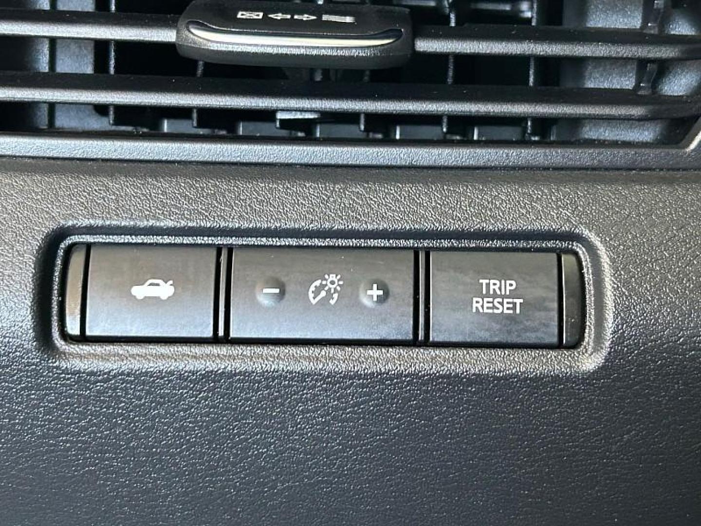 2024 WHITE Chevrolet Malibu (1G1ZD5ST7RF) with an 4-Cyl Turbo 1.5 Liter engine, Automatic CVT transmission, located at 412 Auto Vista Drive, Palmdale, 93551, (661) 945-0620, 34.592636, -118.136681 - Photo#27