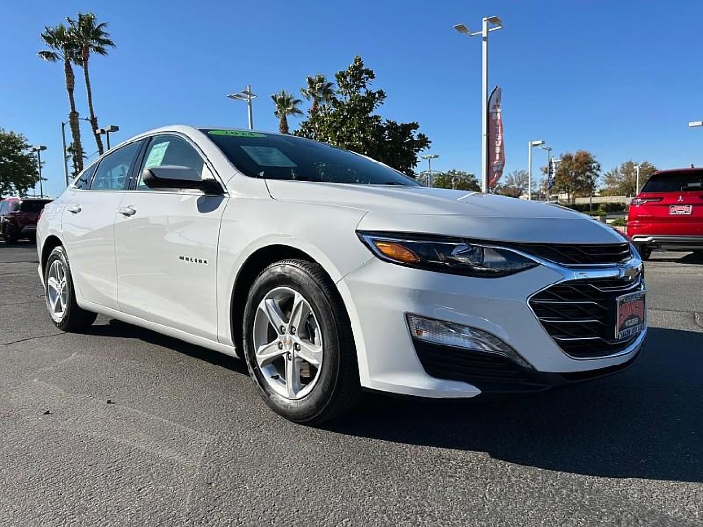 2024 WHITE Chevrolet Malibu (1G1ZD5ST5RF) with an 4-Cyl Turbo 1.5 Liter engine, Automatic CVT transmission, located at 412 Auto Vista Drive, Palmdale, 93551, (661) 945-0620, 34.592636, -118.136681 - Photo#0