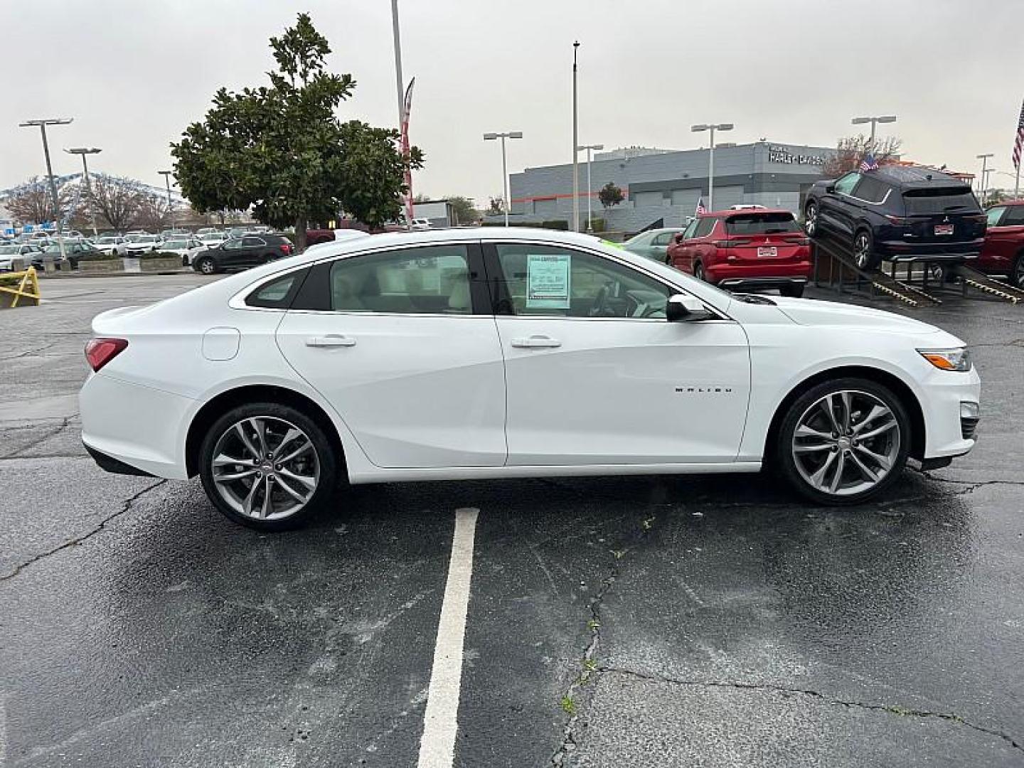 2024 WHITE Chevrolet Malibu (1G1ZE5ST0RF) with an 4-Cyl Turbo 1.5 Liter engine, Automatic CVT transmission, located at 412 Auto Vista Drive, Palmdale, 93551, (661) 945-0620, 34.592636, -118.136681- Photo#11