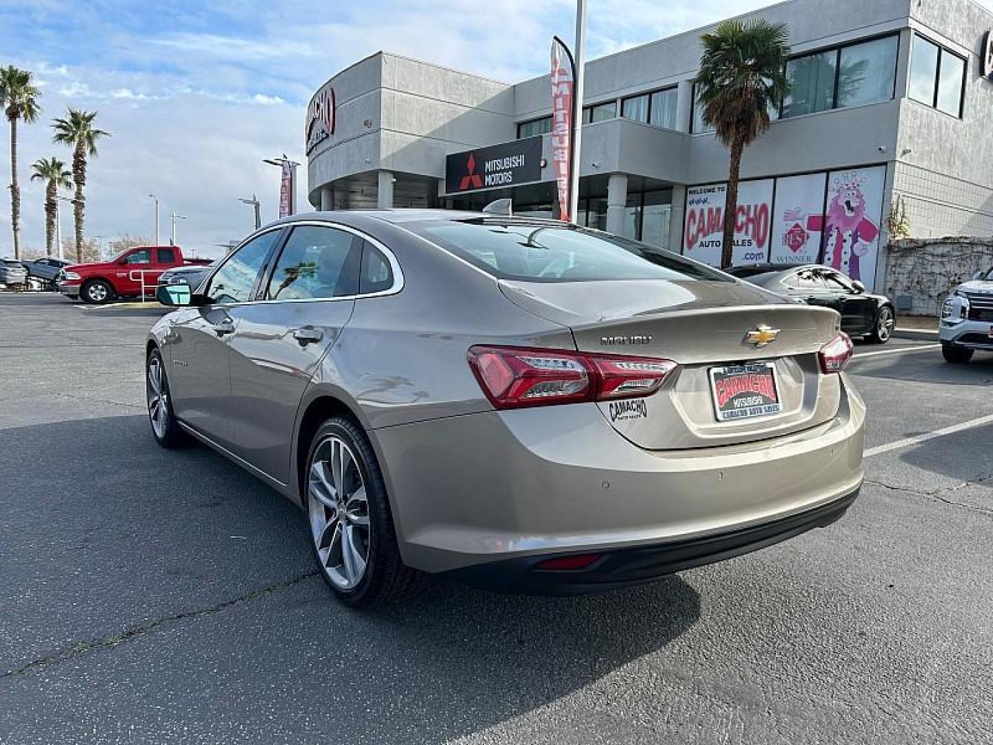 2024 GRAY Chevrolet Malibu (1G1ZE5ST9RF) with an 4-Cyl Turbo 1.5 Liter engine, Automatic CVT transmission, located at 412 Auto Vista Drive, Palmdale, 93551, (661) 945-0620, 34.592636, -118.136681 - Photo#4