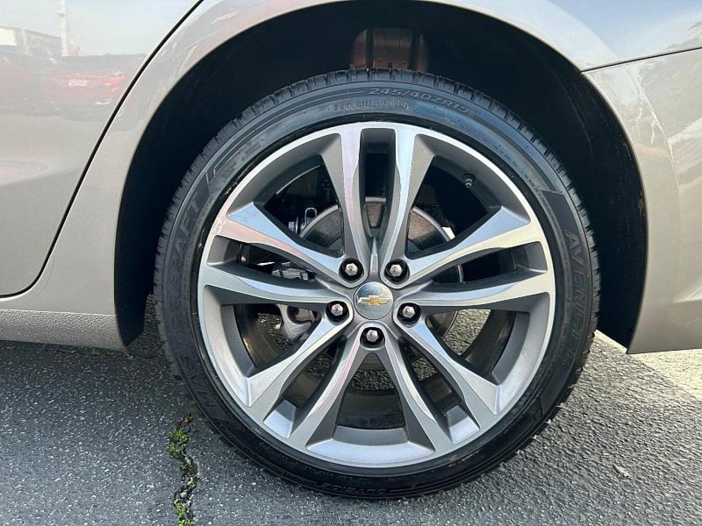 2024 GRAY Chevrolet Malibu (1G1ZE5ST9RF) with an 4-Cyl Turbo 1.5 Liter engine, Automatic CVT transmission, located at 412 Auto Vista Drive, Palmdale, 93551, (661) 945-0620, 34.592636, -118.136681 - Photo#13