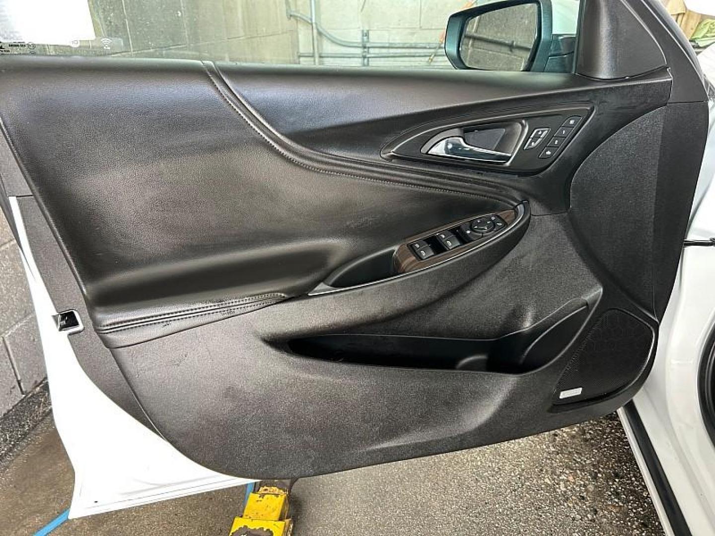 2024 WHITE Chevrolet Malibu (1G1ZE5ST2RF) with an 4-Cyl Turbo 1.5 Liter engine, Automatic CVT transmission, located at 412 Auto Vista Drive, Palmdale, 93551, (661) 945-0620, 34.592636, -118.136681 - Photo#16