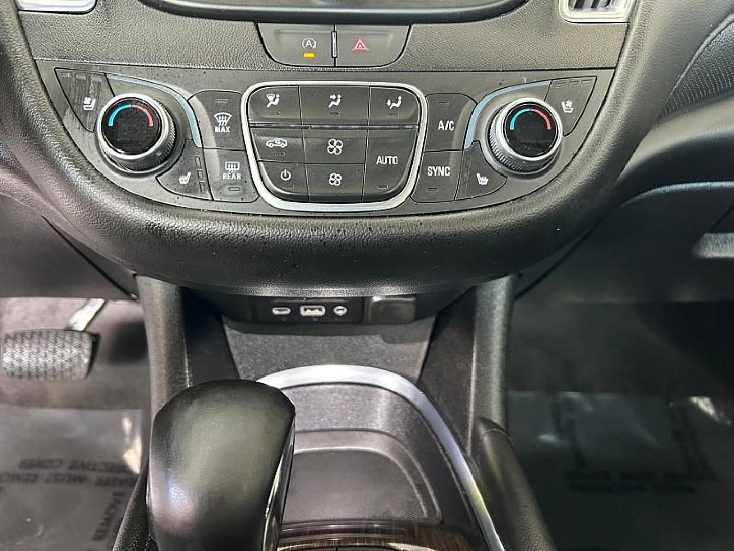 2024 WHITE Chevrolet Malibu (1G1ZE5ST2RF) with an 4-Cyl Turbo 1.5 Liter engine, Automatic CVT transmission, located at 412 Auto Vista Drive, Palmdale, 93551, (661) 945-0620, 34.592636, -118.136681 - Photo#19