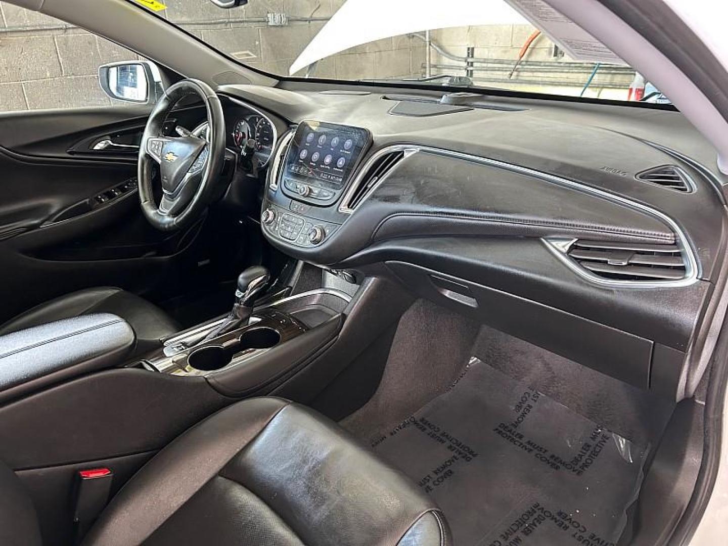 2024 WHITE Chevrolet Malibu (1G1ZE5ST2RF) with an 4-Cyl Turbo 1.5 Liter engine, Automatic CVT transmission, located at 412 Auto Vista Drive, Palmdale, 93551, (661) 945-0620, 34.592636, -118.136681 - Photo#25