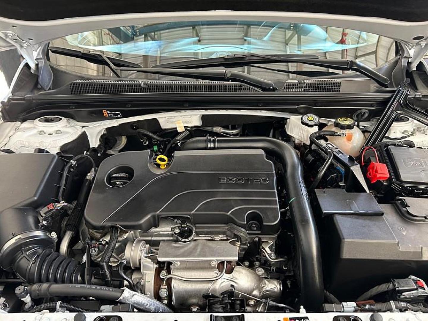 2024 WHITE Chevrolet Malibu (1G1ZD5ST9RF) with an 4-Cyl Turbo 1.5 Liter engine, Automatic CVT transmission, located at 412 Auto Vista Drive, Palmdale, 93551, (661) 945-0620, 34.592636, -118.136681 - Photo#1