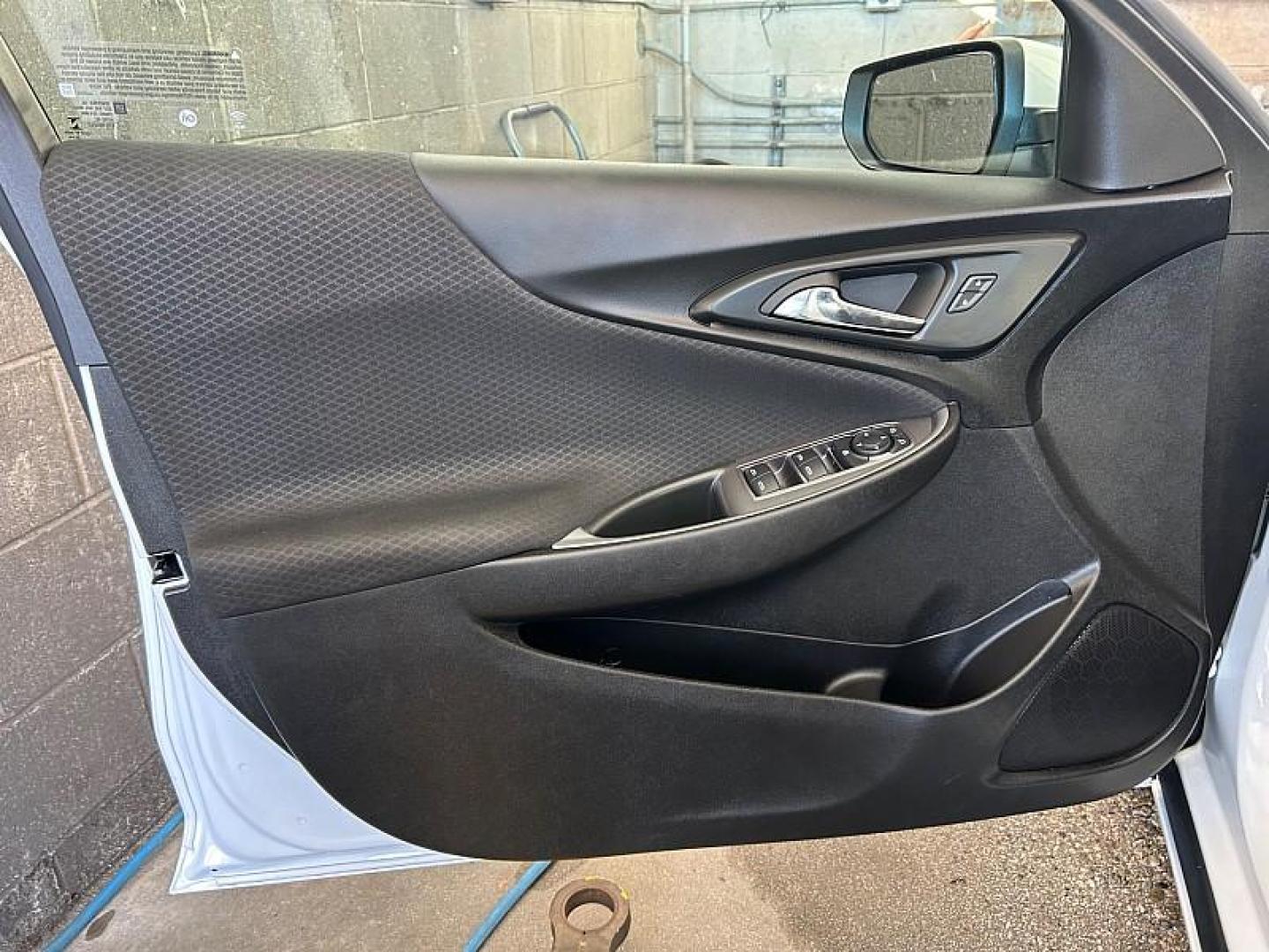 2024 WHITE Chevrolet Malibu (1G1ZD5ST9RF) with an 4-Cyl Turbo 1.5 Liter engine, Automatic CVT transmission, located at 412 Auto Vista Drive, Palmdale, 93551, (661) 945-0620, 34.592636, -118.136681 - Photo#14