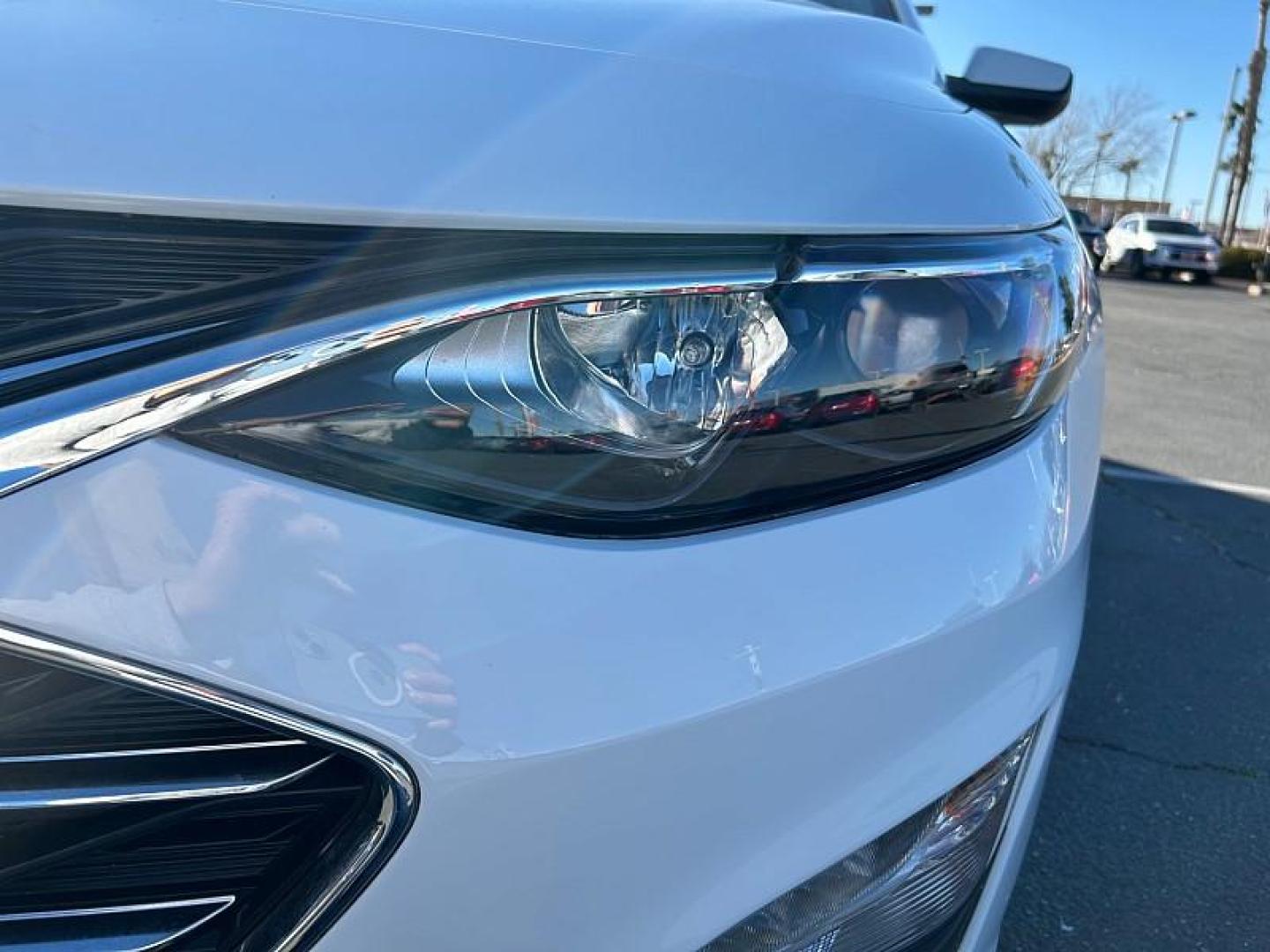 2024 WHITE Chevrolet Malibu (1G1ZD5ST9RF) with an 4-Cyl Turbo 1.5 Liter engine, Automatic CVT transmission, located at 412 Auto Vista Drive, Palmdale, 93551, (661) 945-0620, 34.592636, -118.136681 - Photo#17