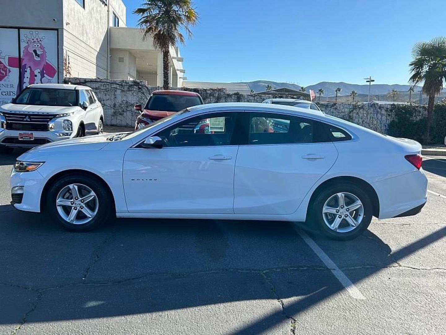 2024 WHITE Chevrolet Malibu (1G1ZD5ST9RF) with an 4-Cyl Turbo 1.5 Liter engine, Automatic CVT transmission, located at 412 Auto Vista Drive, Palmdale, 93551, (661) 945-0620, 34.592636, -118.136681 - Photo#23