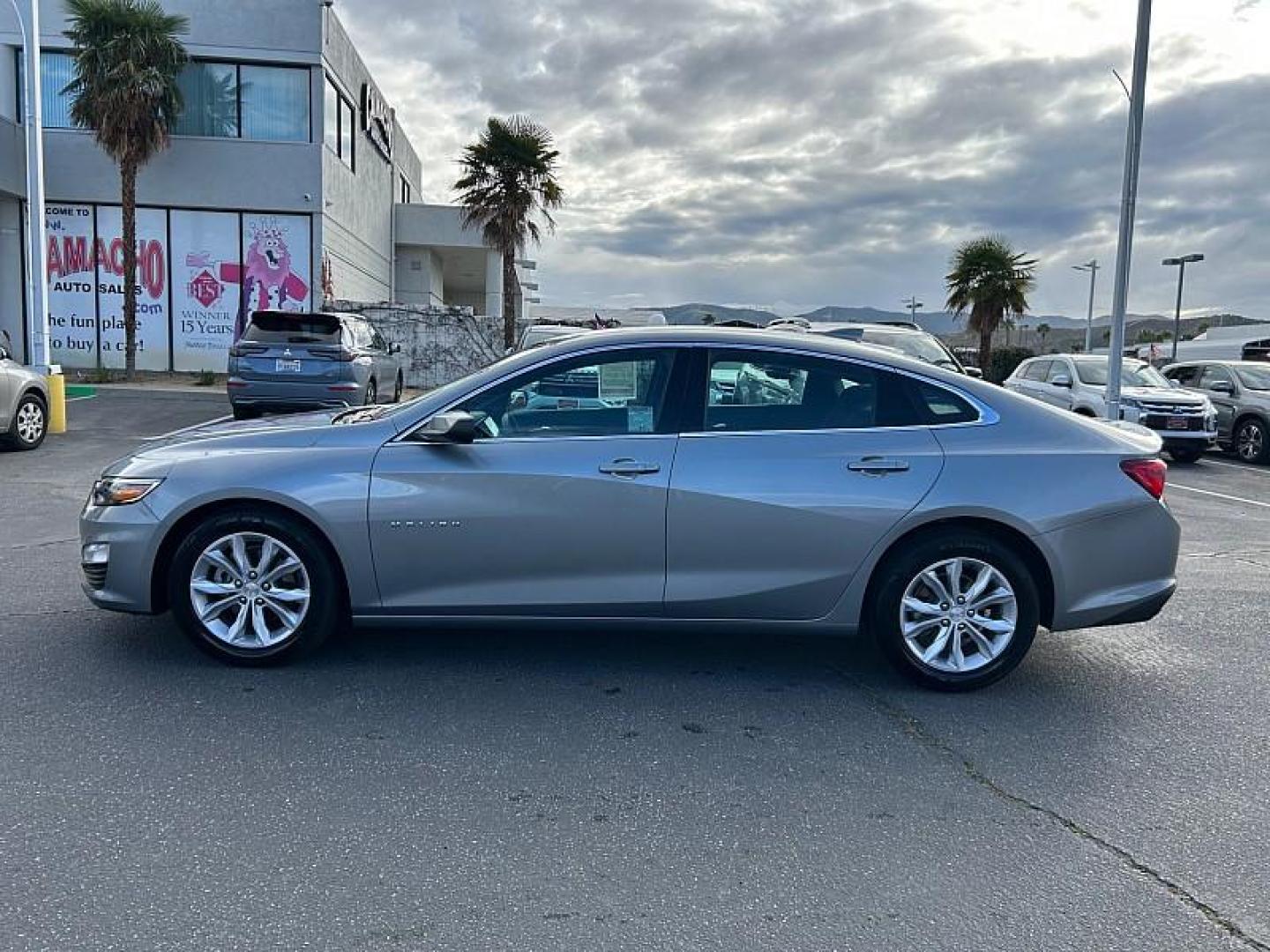 2024 GRAY Chevrolet Malibu (1G1ZD5ST8RF) with an 4-Cyl Turbo 1.5 Liter engine, Automatic CVT transmission, located at 412 Auto Vista Drive, Palmdale, 93551, (661) 945-0620, 34.592636, -118.136681 - Photo#5