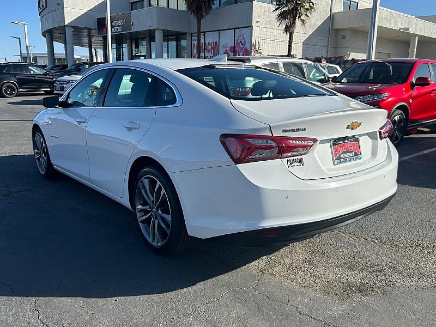 2024 WHITE Chevrolet Malibu (1G1ZE5ST4RF) with an 4-Cyl Turbo 1.5 Liter engine, Automatic CVT transmission, located at 412 Auto Vista Drive, Palmdale, 93551, (661) 945-0620, 34.592636, -118.136681 - Photo#5