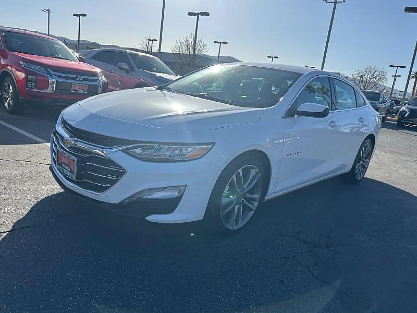 2024 WHITE Chevrolet Malibu (1G1ZE5ST4RF) with an 4-Cyl Turbo 1.5 Liter engine, Automatic CVT transmission, located at 412 Auto Vista Drive, Palmdale, 93551, (661) 945-0620, 34.592636, -118.136681 - Photo#7