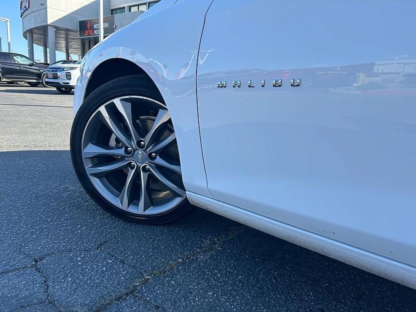 2024 WHITE Chevrolet Malibu (1G1ZE5ST4RF) with an 4-Cyl Turbo 1.5 Liter engine, Automatic CVT transmission, located at 412 Auto Vista Drive, Palmdale, 93551, (661) 945-0620, 34.592636, -118.136681 - Photo#10