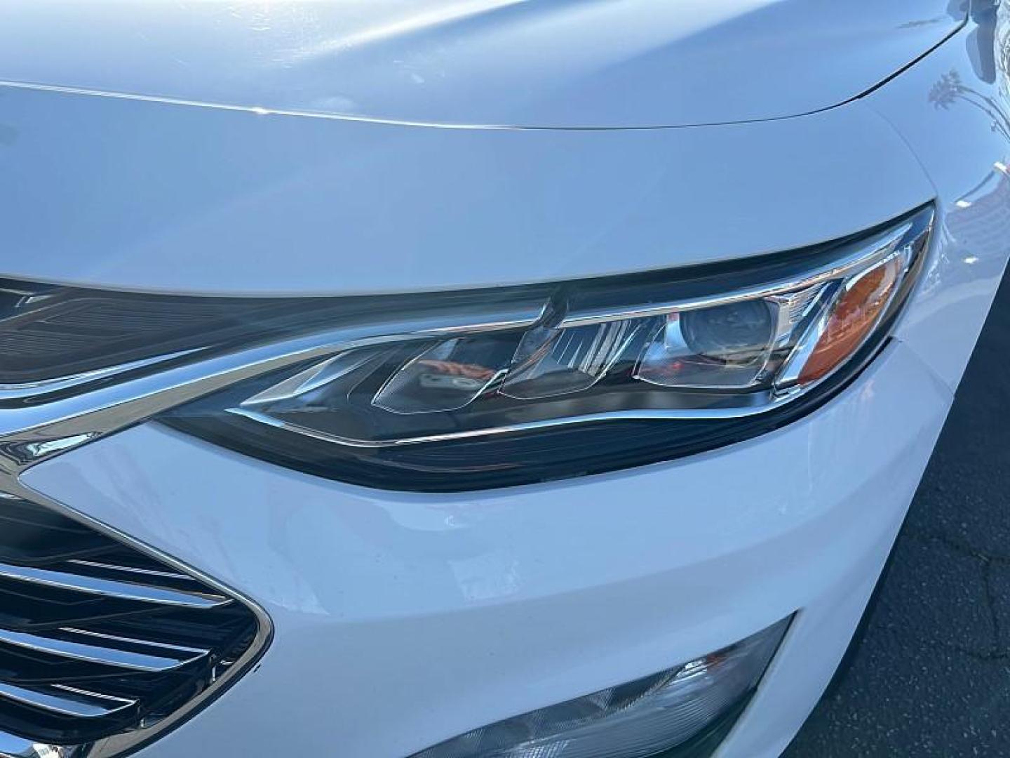 2024 WHITE Chevrolet Malibu (1G1ZE5ST4RF) with an 4-Cyl Turbo 1.5 Liter engine, Automatic CVT transmission, located at 412 Auto Vista Drive, Palmdale, 93551, (661) 945-0620, 34.592636, -118.136681 - Photo#11