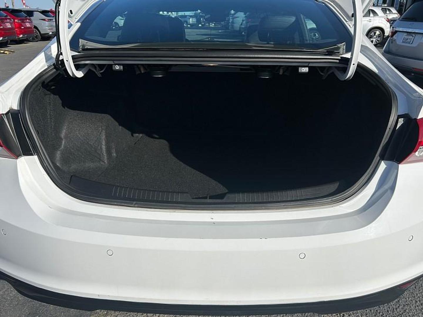 2024 WHITE Chevrolet Malibu (1G1ZE5ST4RF) with an 4-Cyl Turbo 1.5 Liter engine, Automatic CVT transmission, located at 412 Auto Vista Drive, Palmdale, 93551, (661) 945-0620, 34.592636, -118.136681 - Photo#15