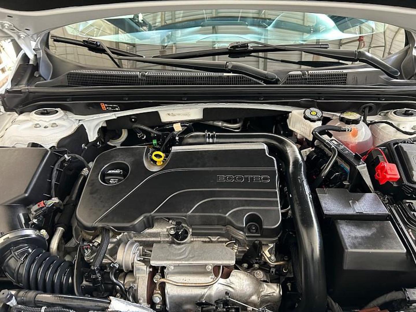 2024 WHITE Chevrolet Malibu (1G1ZE5ST4RF) with an 4-Cyl Turbo 1.5 Liter engine, Automatic CVT transmission, located at 412 Auto Vista Drive, Palmdale, 93551, (661) 945-0620, 34.592636, -118.136681 - Photo#31