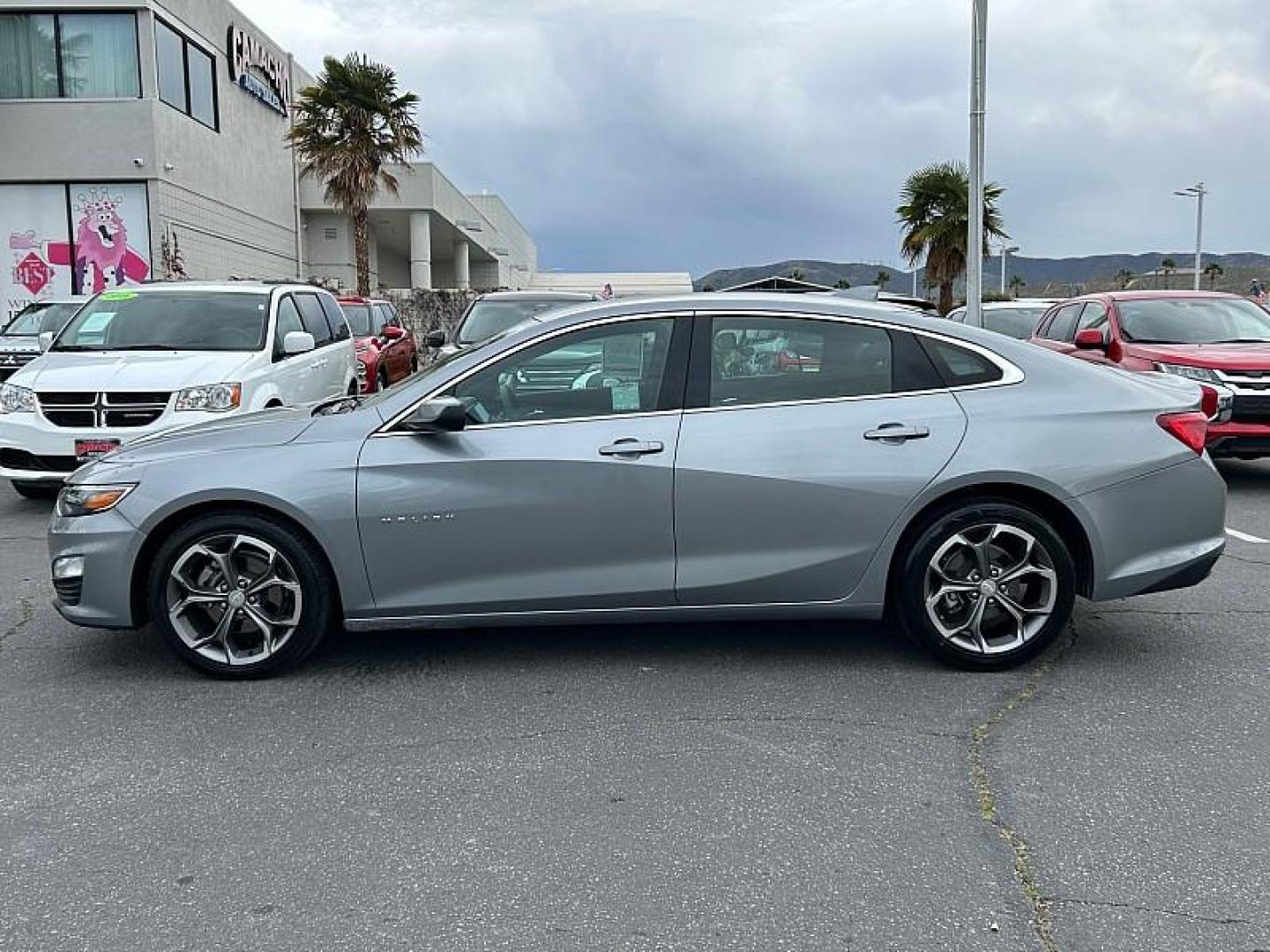 2024 GRAY Chevrolet Malibu (1G1ZD5ST6RF) with an 4-Cyl Turbo 1.5 Liter engine, Automatic CVT transmission, located at 412 Auto Vista Drive, Palmdale, 93551, (661) 945-0620, 34.592636, -118.136681 - Photo#11