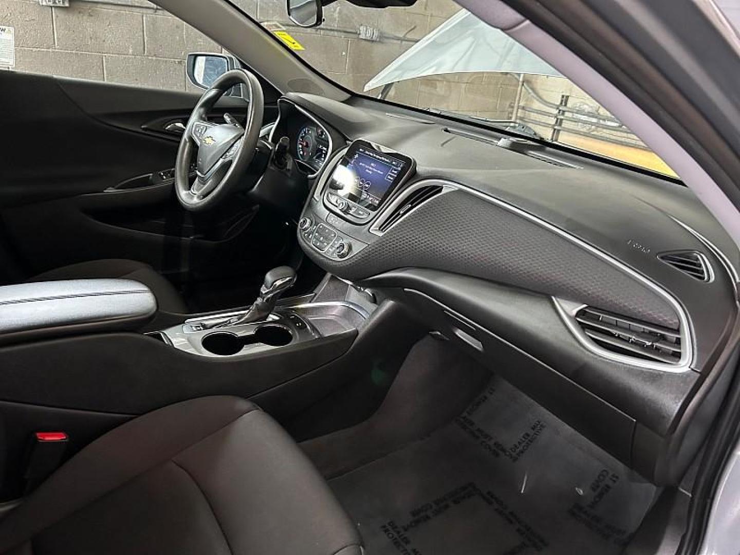 2024 GRAY Chevrolet Malibu (1G1ZD5ST6RF) with an 4-Cyl Turbo 1.5 Liter engine, Automatic CVT transmission, located at 412 Auto Vista Drive, Palmdale, 93551, (661) 945-0620, 34.592636, -118.136681 - Photo#21