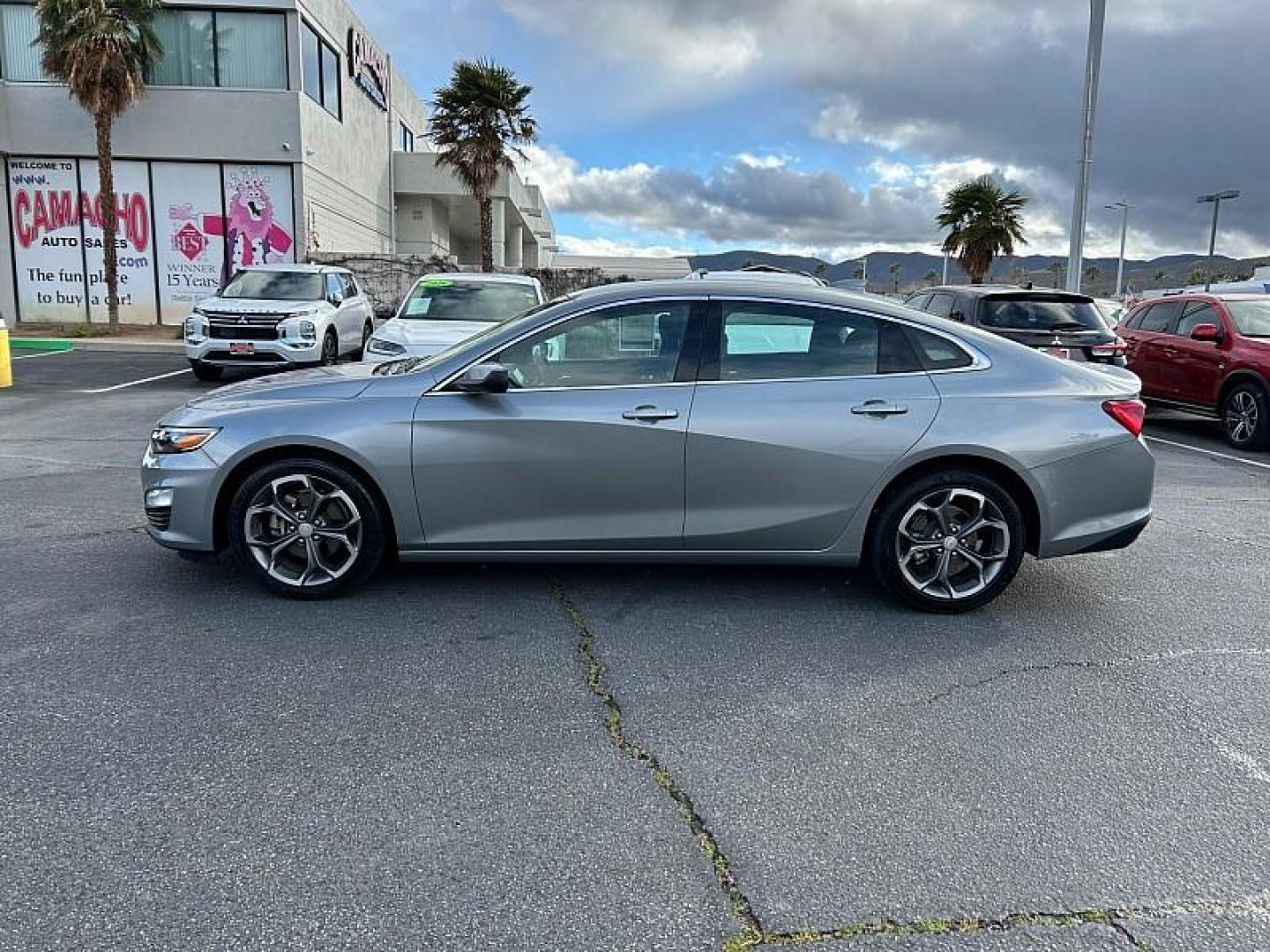 2024 GRAY Chevrolet Malibu (1G1ZD5ST4RF) with an 4-Cyl Turbo 1.5 Liter engine, Automatic CVT transmission, located at 412 Auto Vista Drive, Palmdale, 93551, (661) 945-0620, 34.592636, -118.136681 - Photo#4