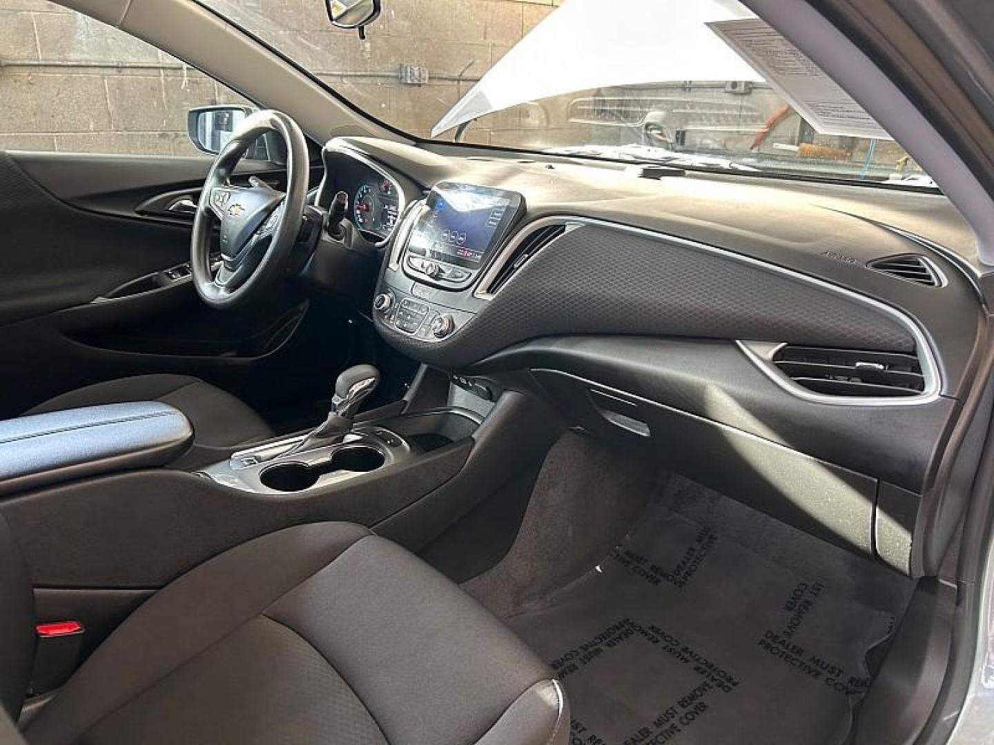 2024 GRAY Chevrolet Malibu (1G1ZD5ST4RF) with an 4-Cyl Turbo 1.5 Liter engine, Automatic CVT transmission, located at 412 Auto Vista Drive, Palmdale, 93551, (661) 945-0620, 34.592636, -118.136681 - Photo#28