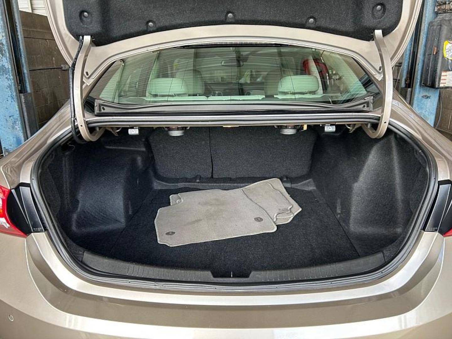 2024 GRAY Chevrolet Malibu (1G1ZE5ST6RF) with an 4-Cyl Turbo 1.5 Liter engine, Automatic CVT transmission, located at 412 Auto Vista Drive, Palmdale, 93551, (661) 945-0620, 34.592636, -118.136681 - Photo#35