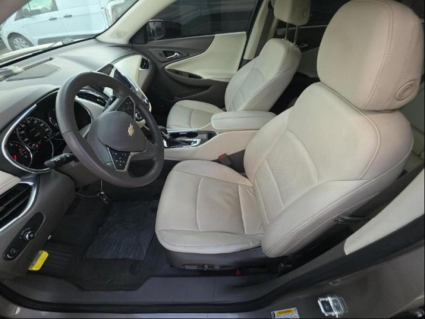 2024 GOLD Chevrolet Malibu (1G1ZE5ST6RF) with an 4-Cyl Turbo 1.5 Liter engine, Automatic CVT transmission, located at 412 Auto Vista Drive, Palmdale, 93551, (661) 945-0620, 34.592636, -118.136681 - Photo#3