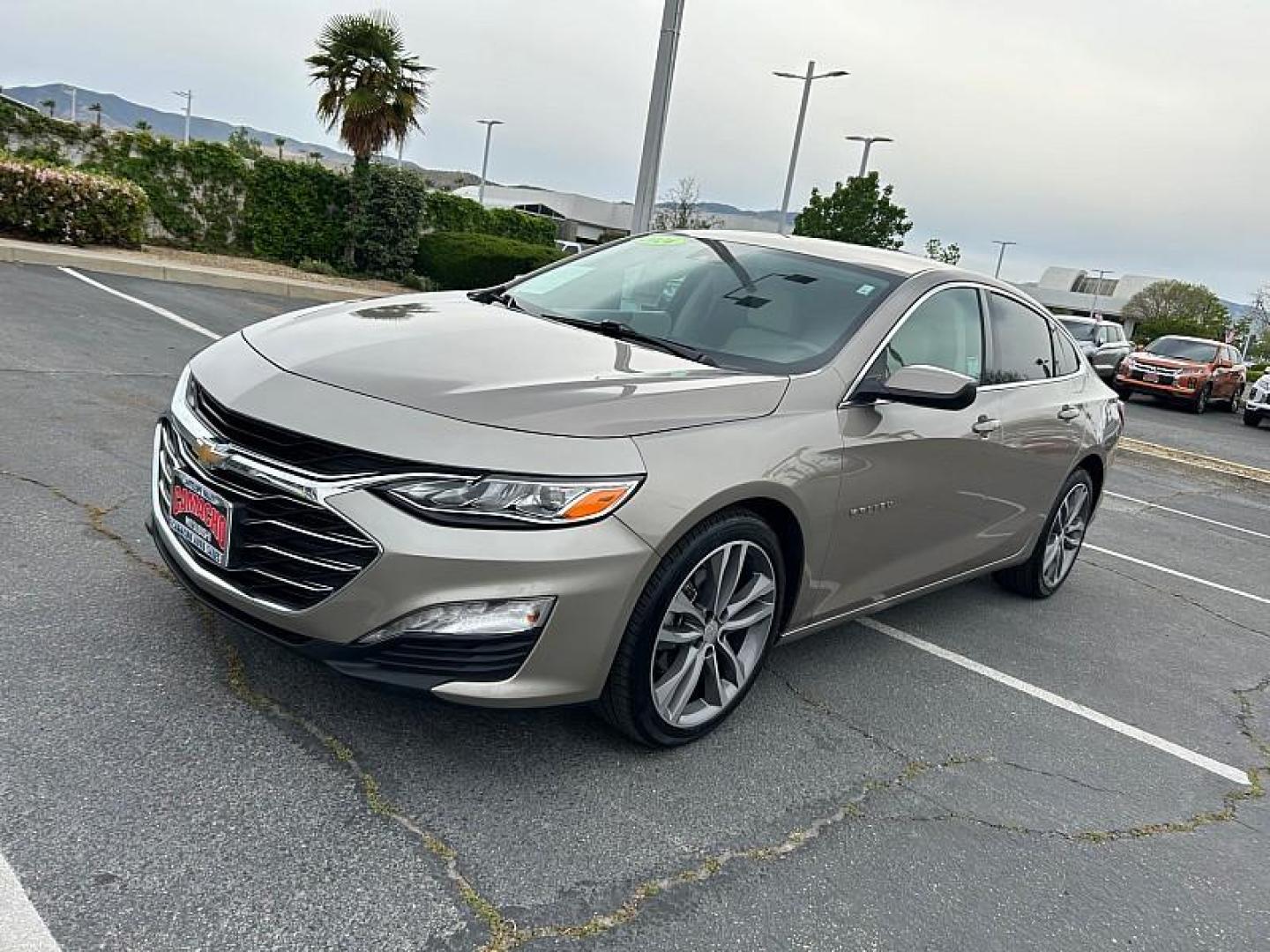 2024 GOLD Chevrolet Malibu (1G1ZE5ST6RF) with an 4-Cyl Turbo 1.5 Liter engine, Automatic CVT transmission, located at 412 Auto Vista Drive, Palmdale, 93551, (661) 945-0620, 34.592636, -118.136681 - Photo#4