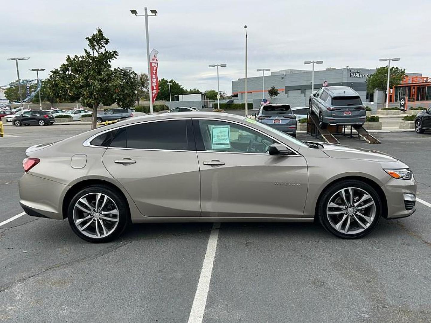 2024 GOLD Chevrolet Malibu (1G1ZE5ST6RF) with an 4-Cyl Turbo 1.5 Liter engine, Automatic CVT transmission, located at 412 Auto Vista Drive, Palmdale, 93551, (661) 945-0620, 34.592636, -118.136681 - Photo#9