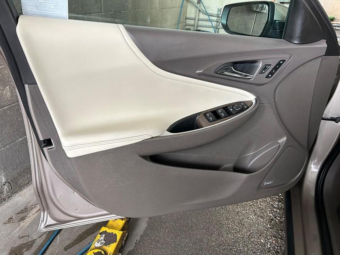 2024 GOLD Chevrolet Malibu (1G1ZE5ST6RF) with an 4-Cyl Turbo 1.5 Liter engine, Automatic CVT transmission, located at 412 Auto Vista Drive, Palmdale, 93551, (661) 945-0620, 34.592636, -118.136681 - Photo#16