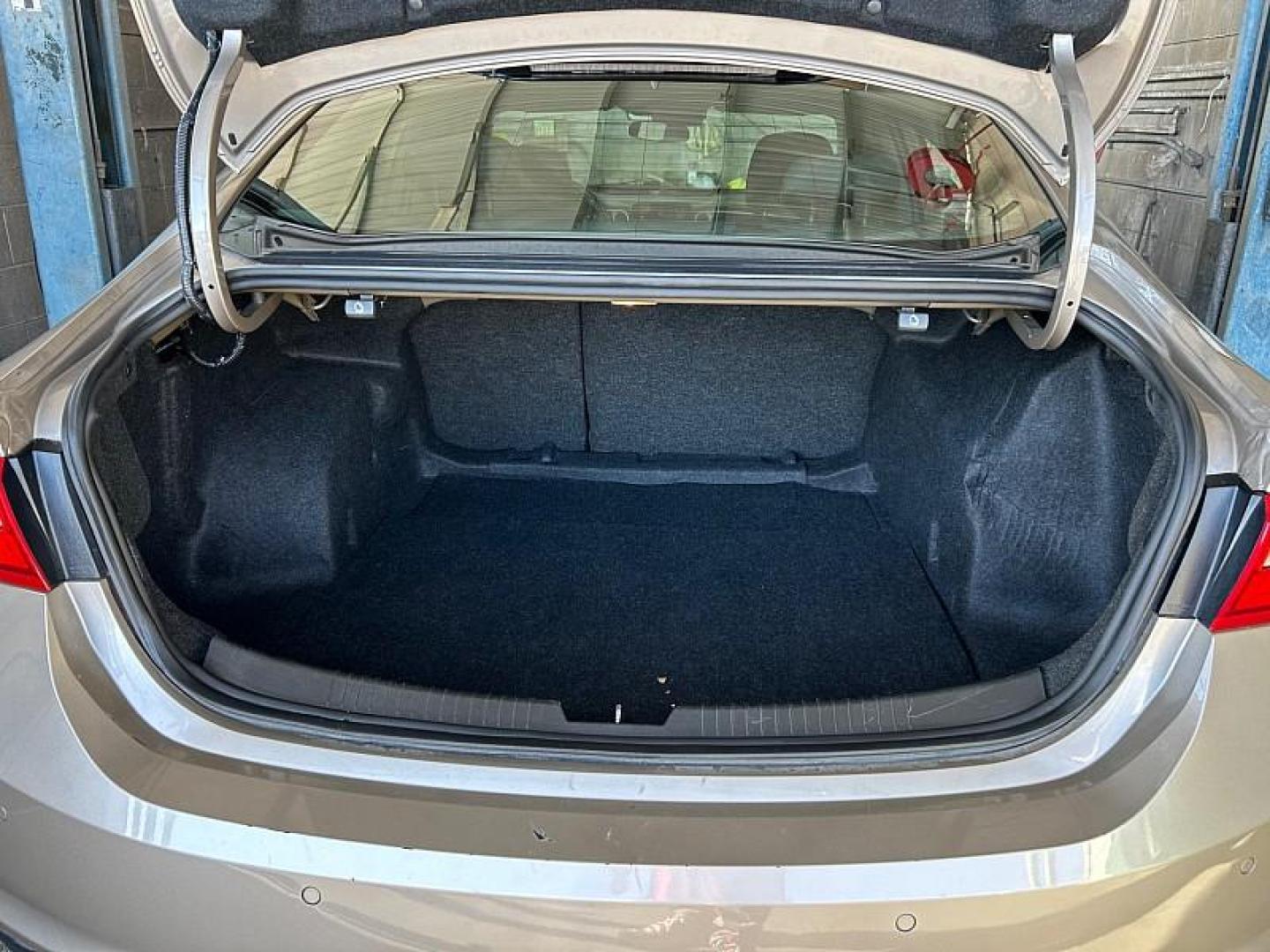 2024 GRAY Chevrolet Malibu (1G1ZD5ST5RF) with an 4-Cyl Turbo 1.5 Liter engine, Automatic CVT transmission, located at 412 Auto Vista Drive, Palmdale, 93551, (661) 945-0620, 34.592636, -118.136681 - Photo#17