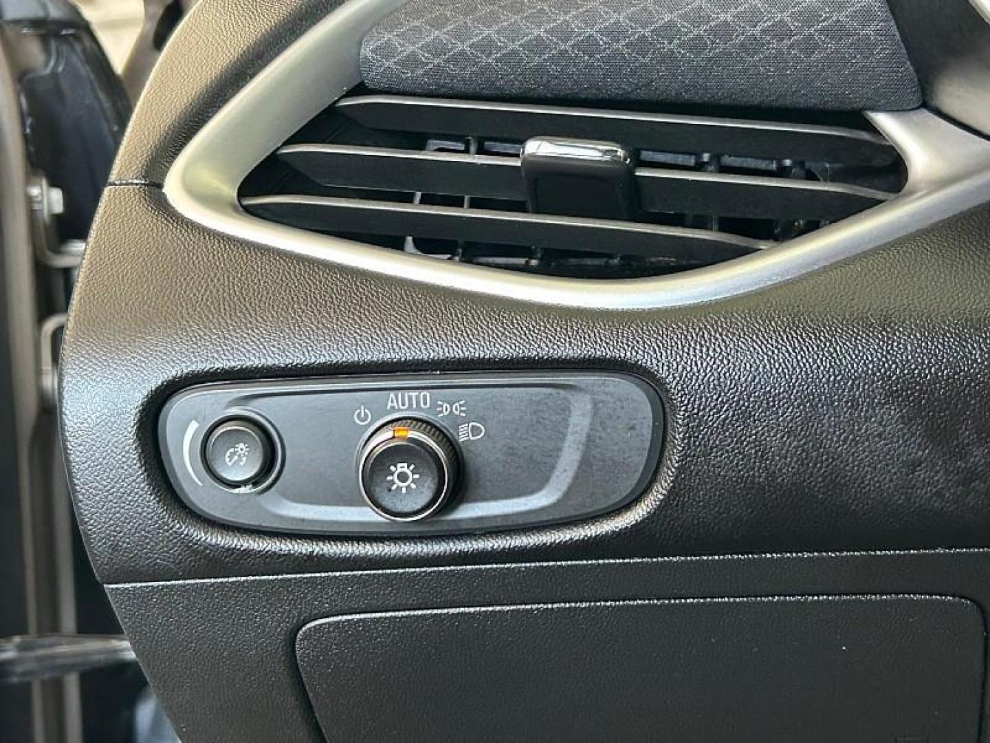 2024 GRAY Chevrolet Malibu (1G1ZD5ST5RF) with an 4-Cyl Turbo 1.5 Liter engine, Automatic CVT transmission, located at 412 Auto Vista Drive, Palmdale, 93551, (661) 945-0620, 34.592636, -118.136681 - Photo#27