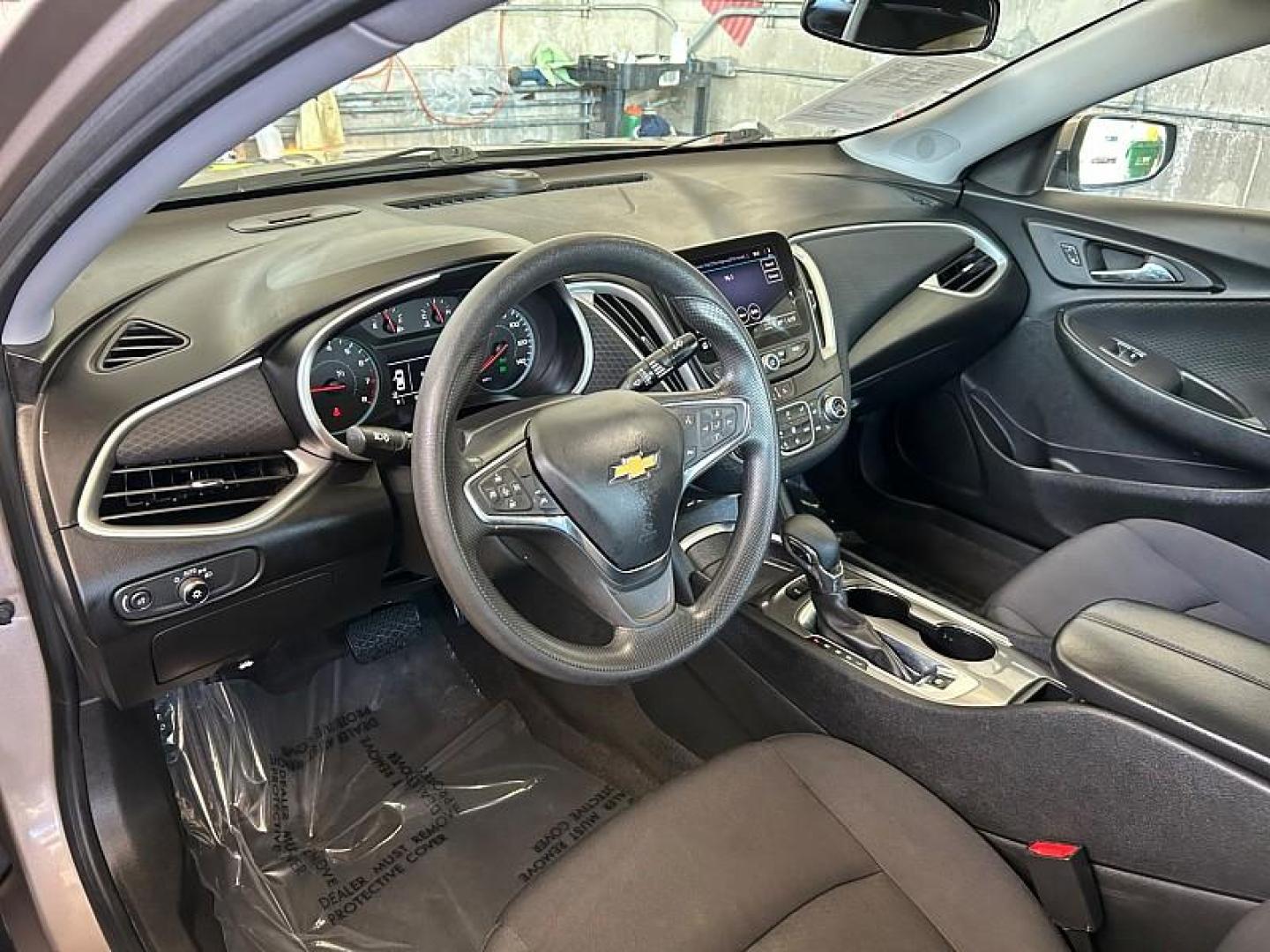 2024 GRAY Chevrolet Malibu (1G1ZD5ST5RF) with an 4-Cyl Turbo 1.5 Liter engine, Automatic CVT transmission, located at 412 Auto Vista Drive, Palmdale, 93551, (661) 945-0620, 34.592636, -118.136681 - Photo#19